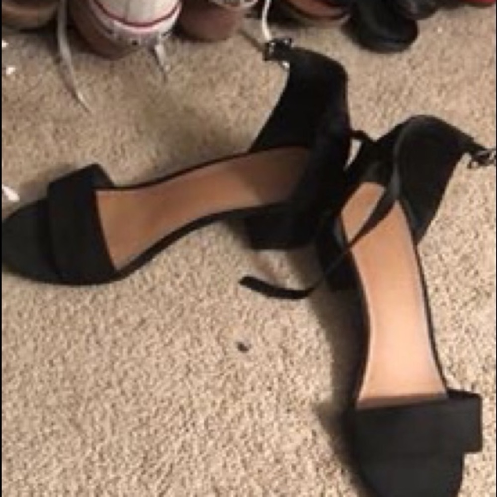 Pump heels